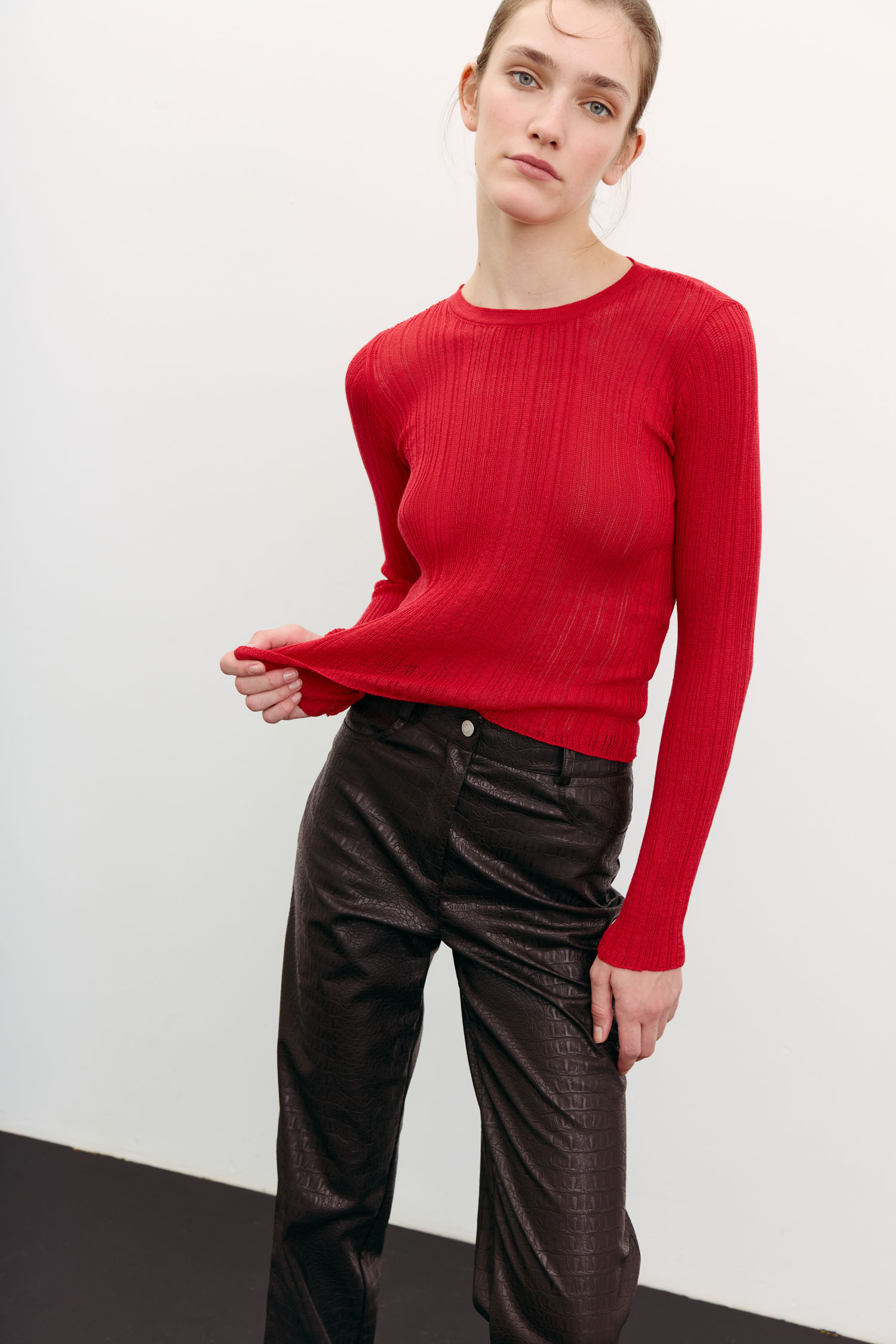 Джемпер напівпрозорий фактурний червоний TLA_00003429, фото 1 Джемпер напівпрозорий фактурний червоний TLA_00003429, фото 1 - в интернет магазине KAPSULA