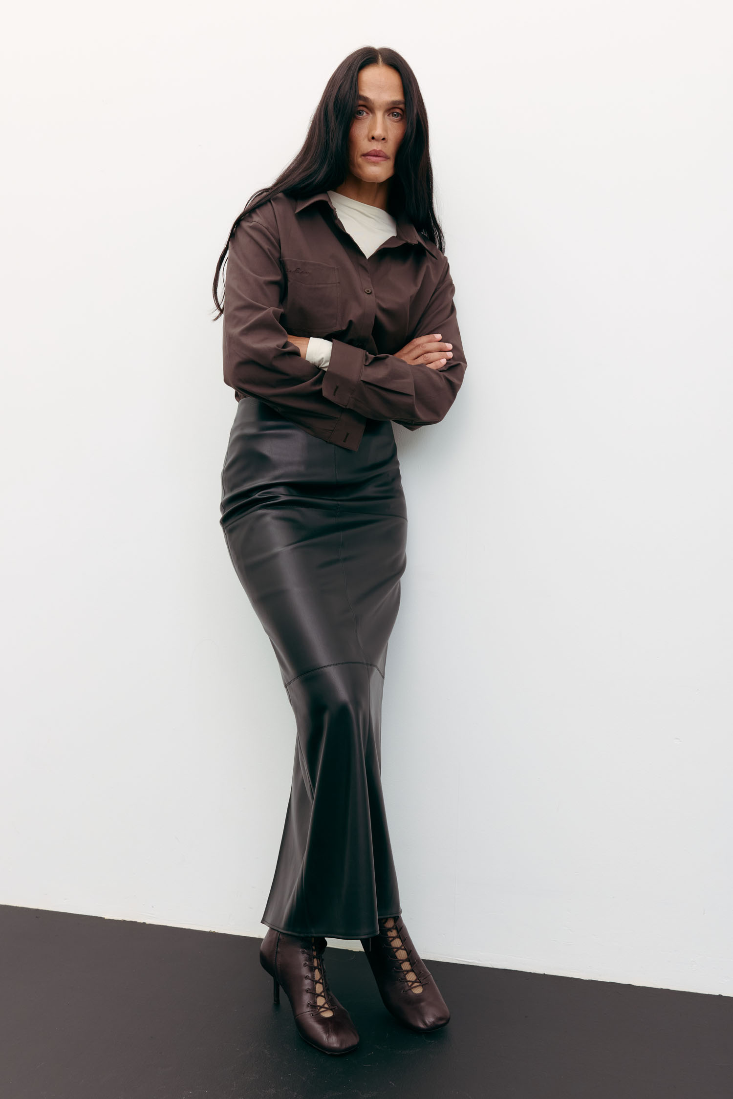 Сорочка оверсайз з вишивкою шоколадна TLA_00003486, фото 1 Сорочка оверсайз з вишивкою шоколадна TLA_00003486, фото 1 - в интернет магазине KAPSULA