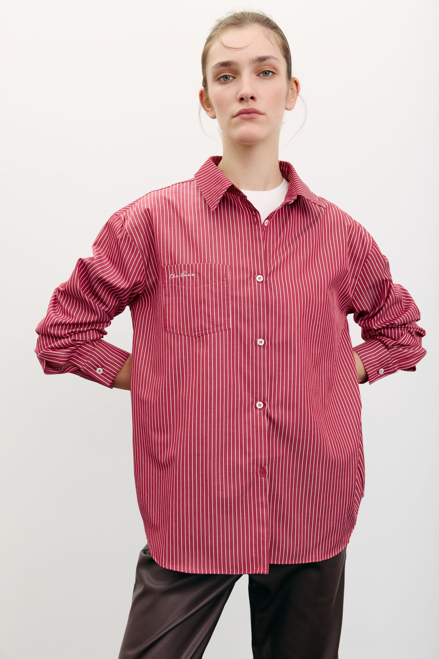 Сорочка оверсайз з вишивкою в смужку червона TLA_00003487, фото 1 Сорочка оверсайз з вишивкою в смужку червона TLA_00003487, фото 1 - в интернет магазине KAPSULA