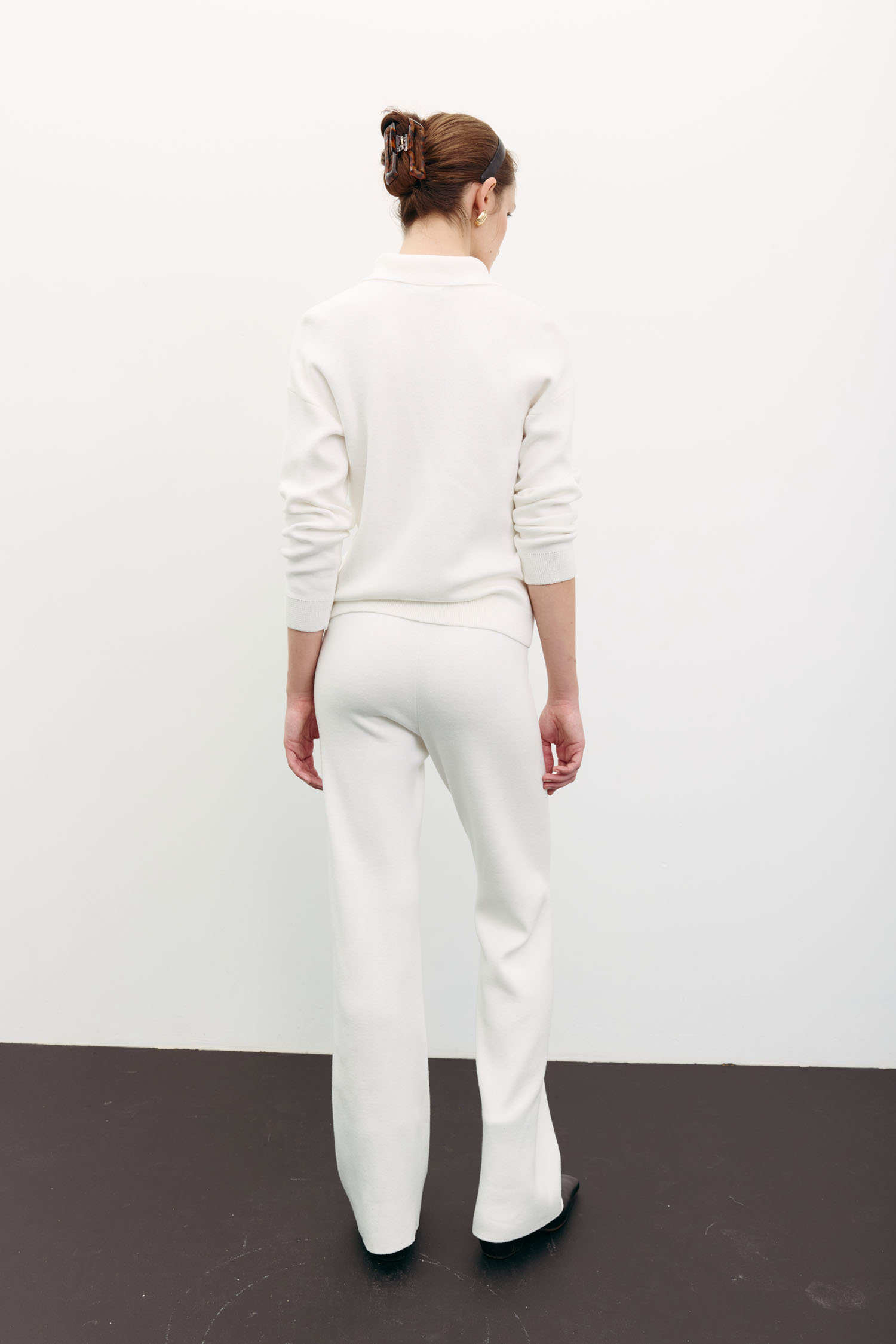 Трикотажний джемпер поло молочний TLA_00003489, фото 1 Трикотажний джемпер поло молочний TLA_00003489, фото 1 - в интернет магазине KAPSULA