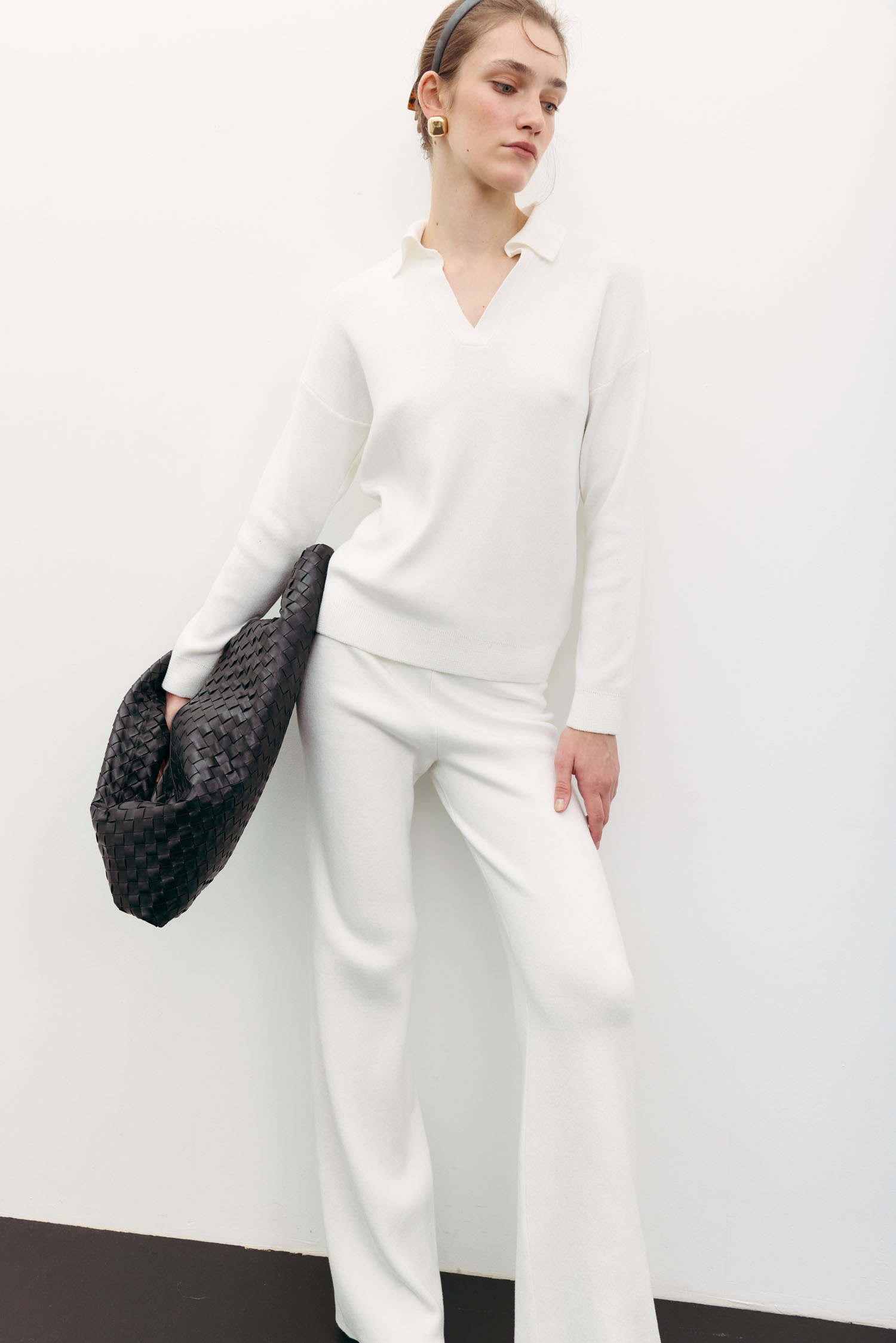 Трикотажний джемпер поло молочний TLA_00003489, фото 1 Трикотажний джемпер поло молочний TLA_00003489, фото 1 - в интернет магазине KAPSULA