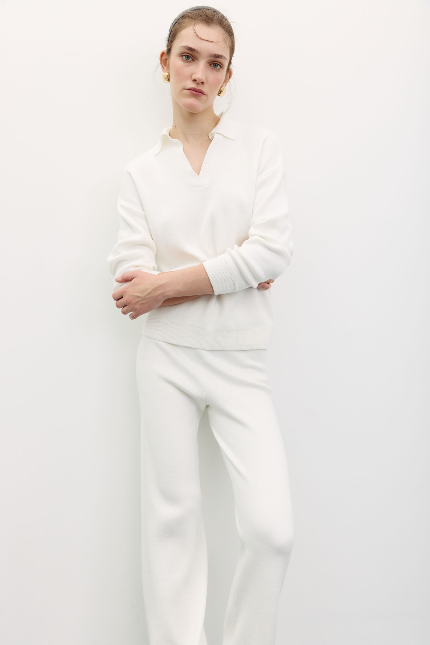 Трикотажний джемпер поло молочний TLA_00003489, фото 1 Трикотажний джемпер поло молочний TLA_00003489, фото 1 - в интернет магазине KAPSULA