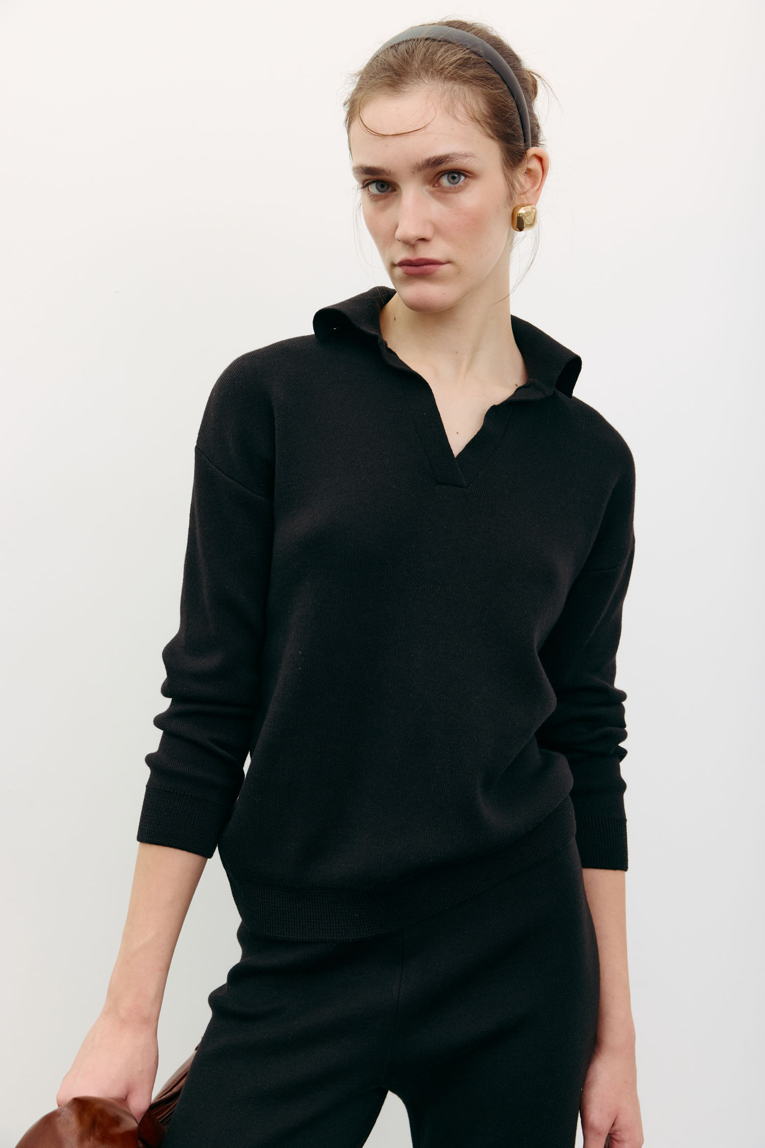 Трикотажний джемпер поло чорний TLA_00003490, фото 1 Трикотажний джемпер поло чорний TLA_00003490, фото 1 - в интернет магазине KAPSULA