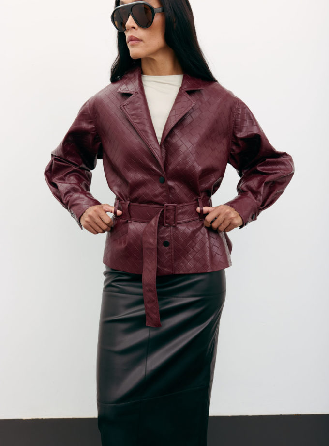 Куртка з фактурної еко-шкіри з поясом бордова TLA_00003491, фото 1 - в интернет магазине KAPSULA