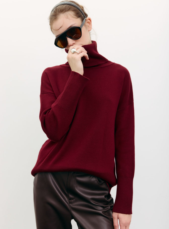 Трикотажний светр з об'ємною горловиною бордовий TLA_00003499, фото 1 Трикотажний светр з об'ємною горловиною бордовий TLA_00003499, фото 1 - в интернет магазине KAPSULA