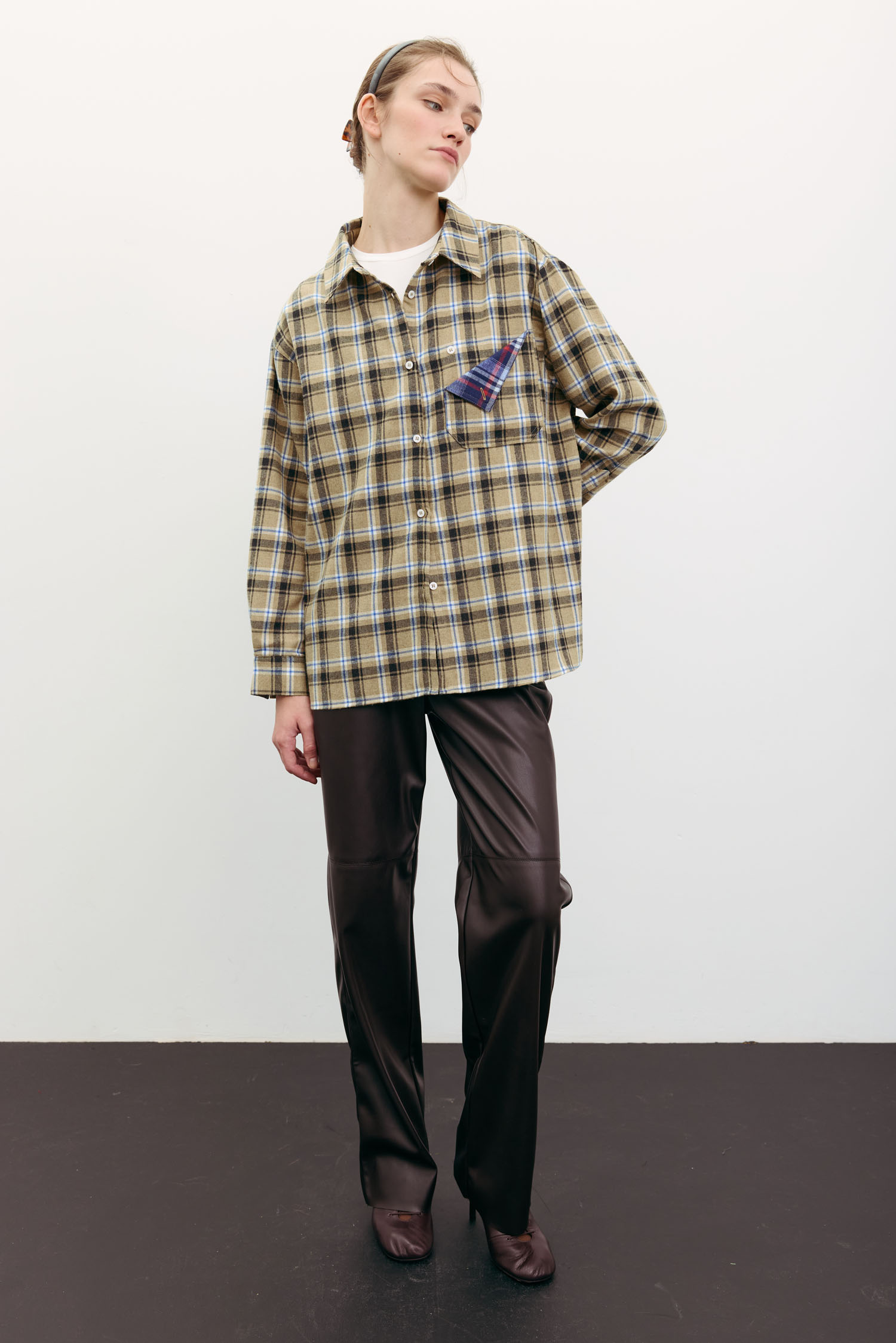 Сорочка в клітинку з декоративною кишенею бежева TLA_00003517, фото 1 Сорочка в клітинку з декоративною кишенею бежева TLA_00003517, фото 1 - в интернет магазине KAPSULA