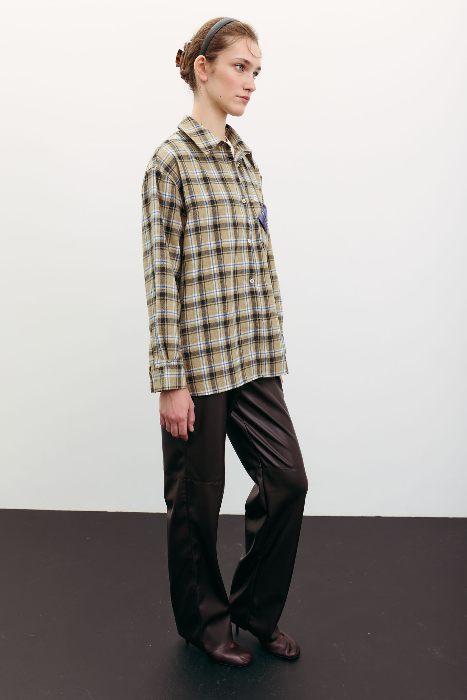 Сорочка в клітинку з декоративною кишенею бежева TLA_00003517, фото 1 Сорочка в клітинку з декоративною кишенею бежева TLA_00003517, фото 1 - в интернет магазине KAPSULA