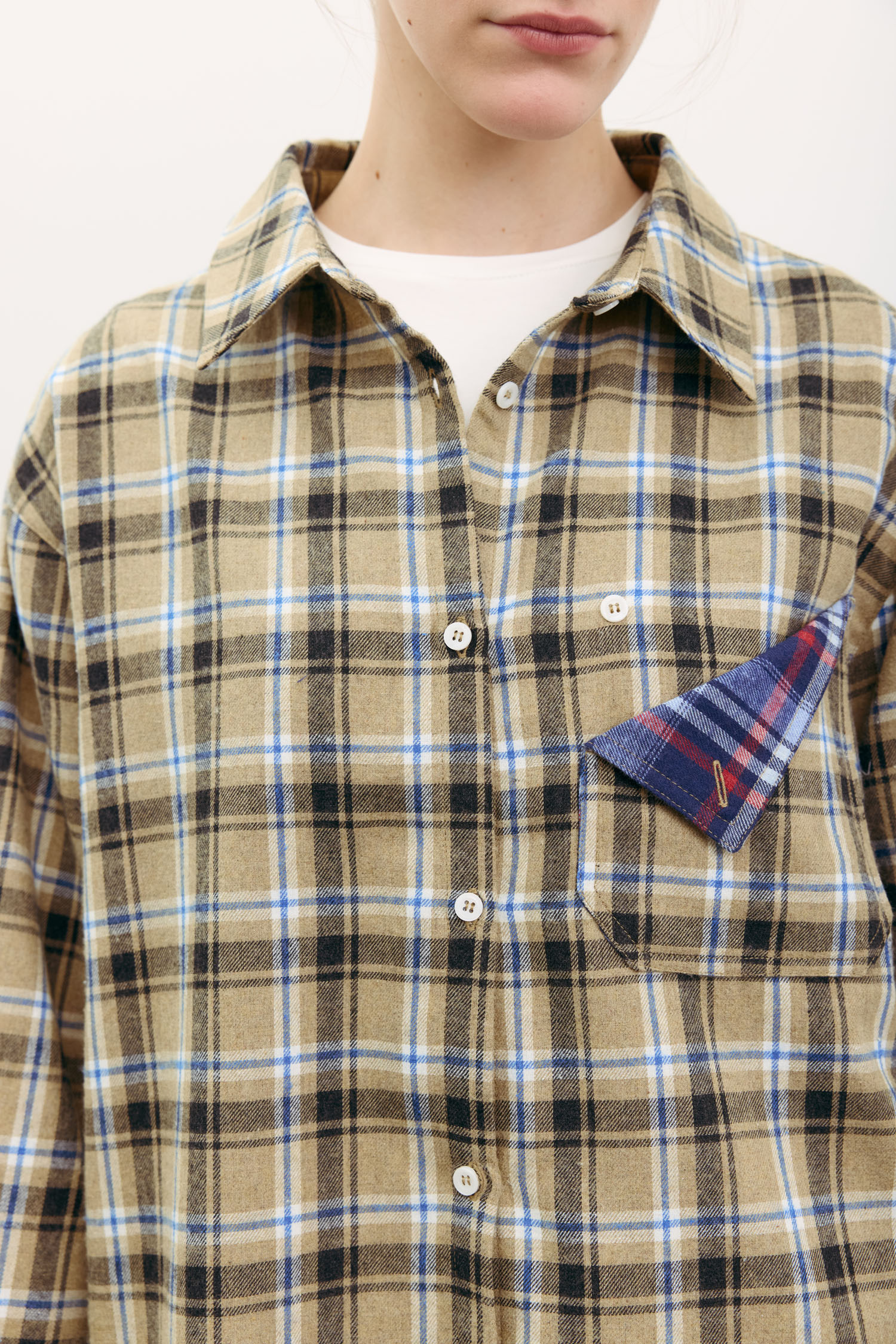 Сорочка в клітинку з декоративною кишенею бежева TLA_00003517, фото 1 Сорочка в клітинку з декоративною кишенею бежева TLA_00003517, фото 1 - в интернет магазине KAPSULA