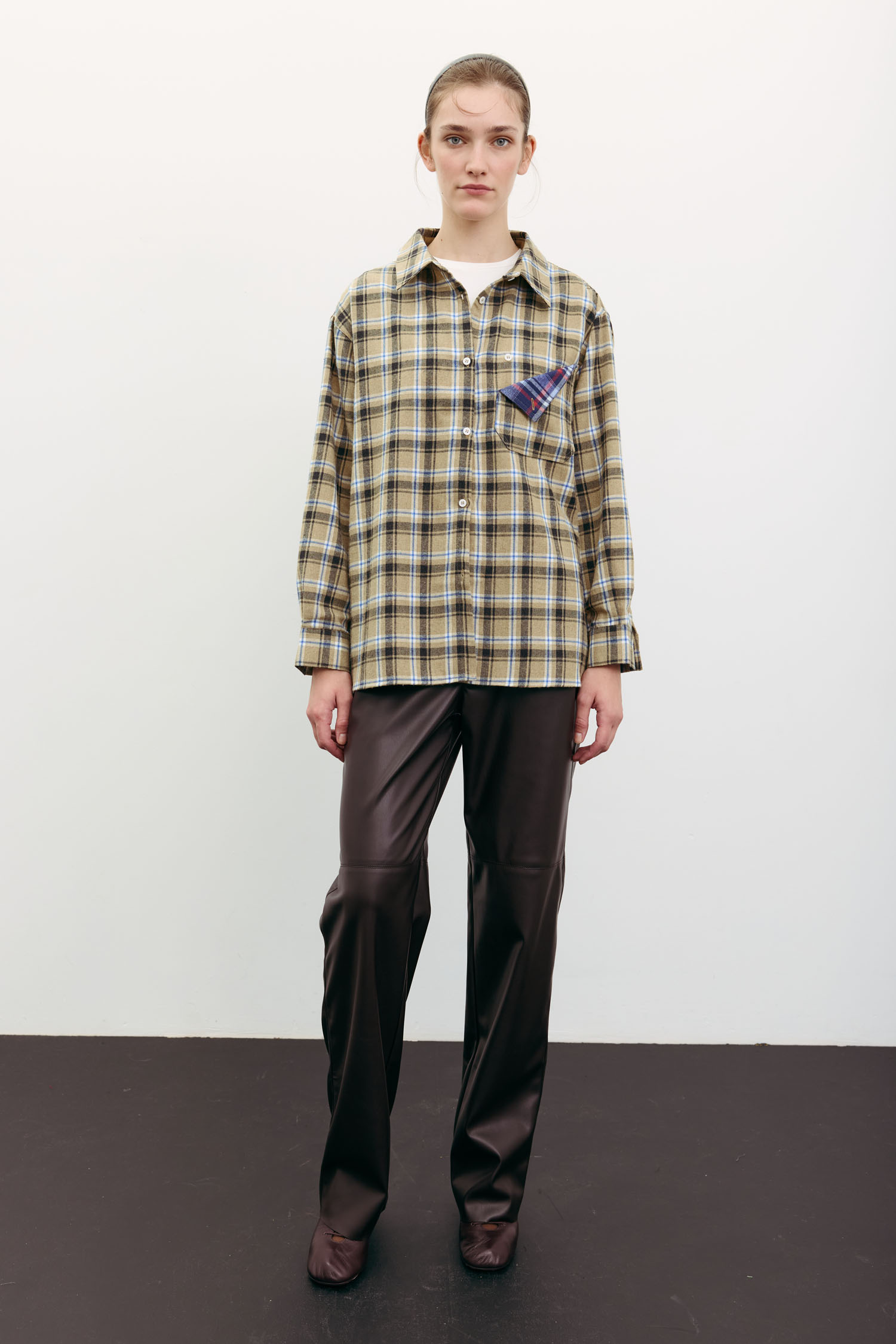 Сорочка в клітинку з декоративною кишенею бежева TLA_00003517, фото 1 Сорочка в клітинку з декоративною кишенею бежева TLA_00003517, фото 1 - в интернет магазине KAPSULA