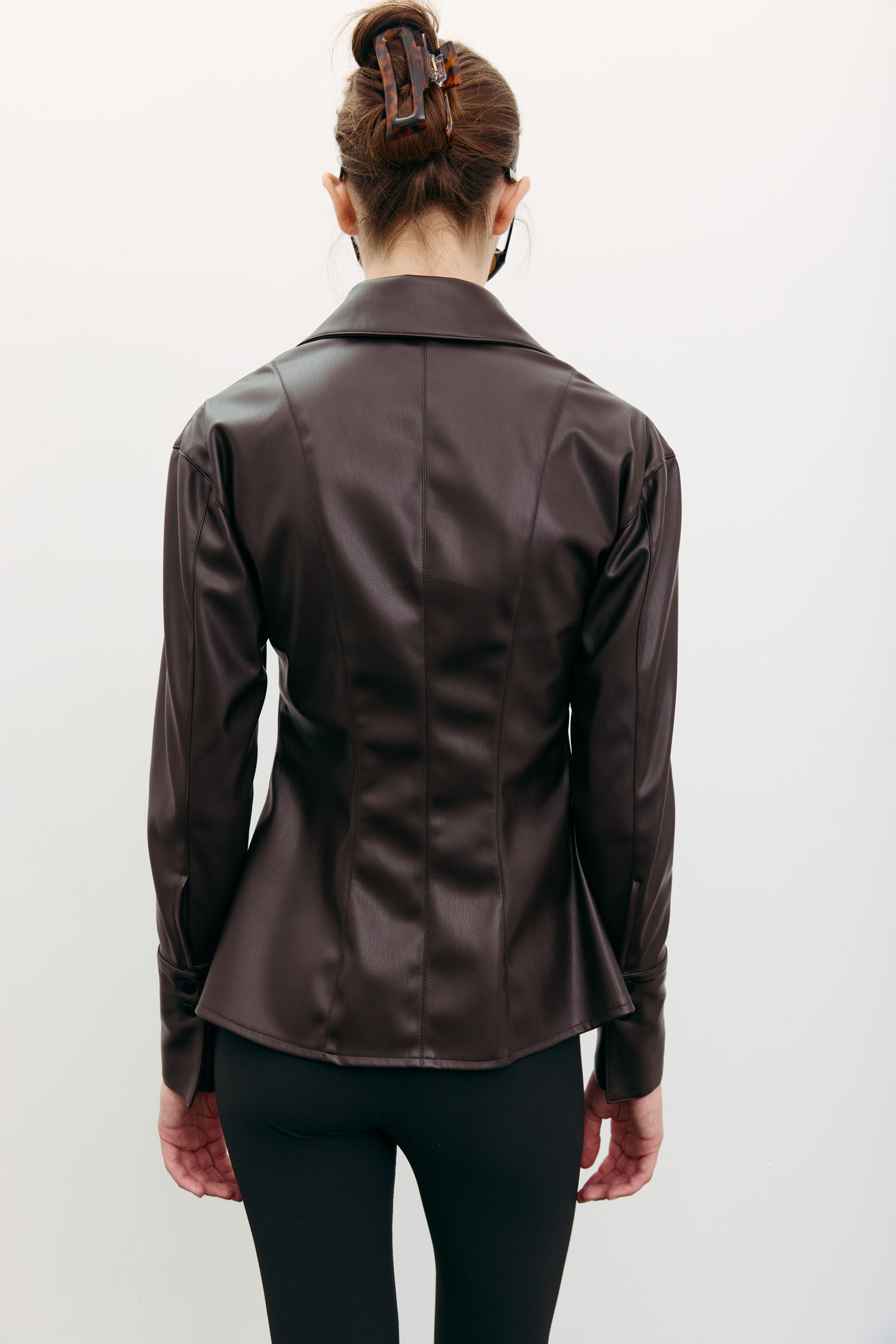 Сорочка з еко-шкіри приталена шоколадна TLA_00003541, фото 1 Сорочка з еко-шкіри приталена шоколадна TLA_00003541, фото 1 - в интернет магазине KAPSULA