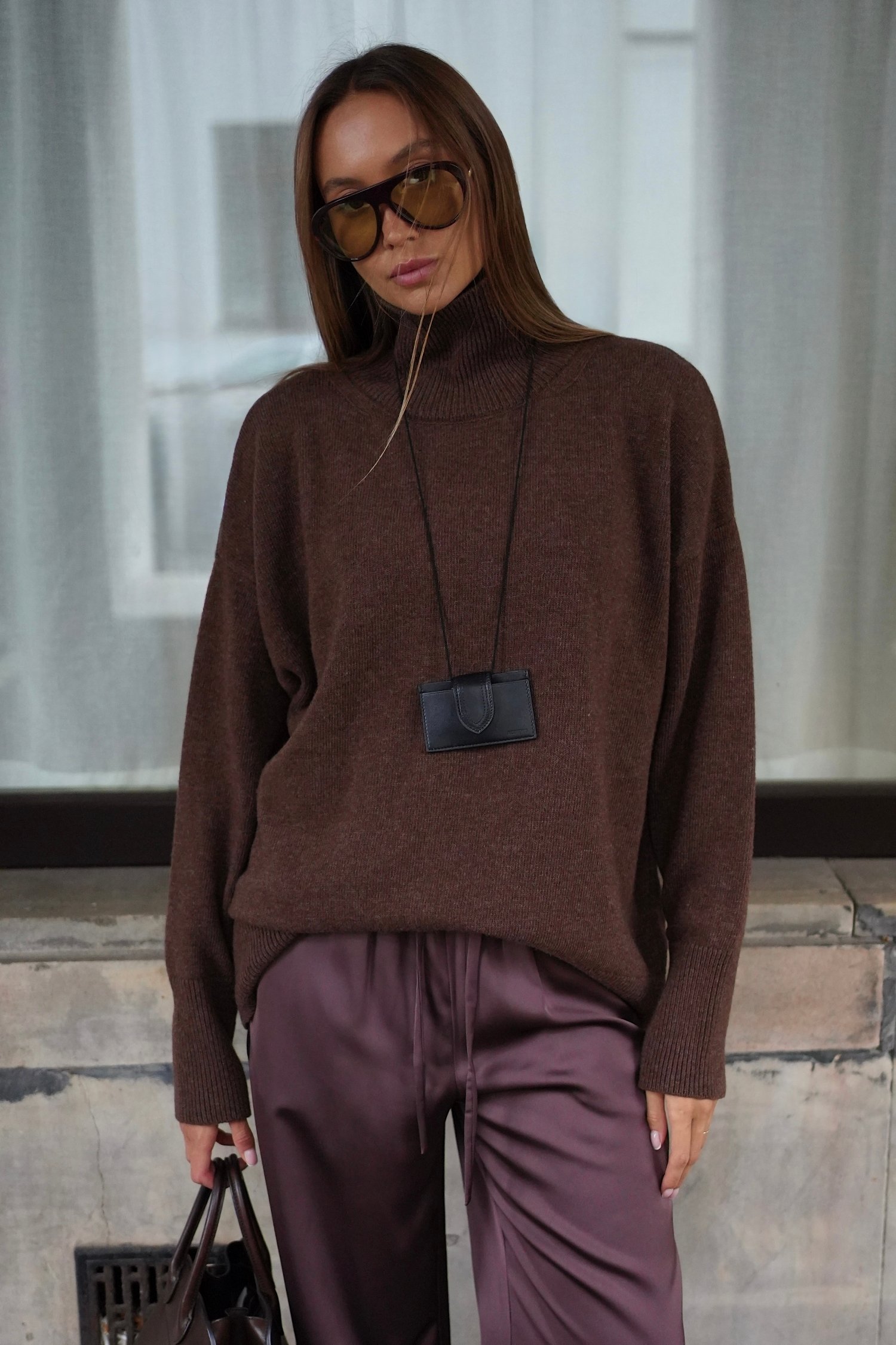 Светр із вовни ягня з горловиною шоколадний TLA_00003587, фото 1 Светр із вовни ягня з горловиною шоколадний TLA_00003587, фото 1 - в интернет магазине KAPSULA