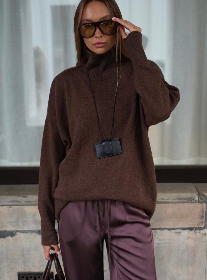 Светр із вовни ягня з горловиною шоколадний TLA_00003587, фото 1 Светр із вовни ягня з горловиною шоколадний TLA_00003587, фото 1 - в интернет магазине KAPSULA