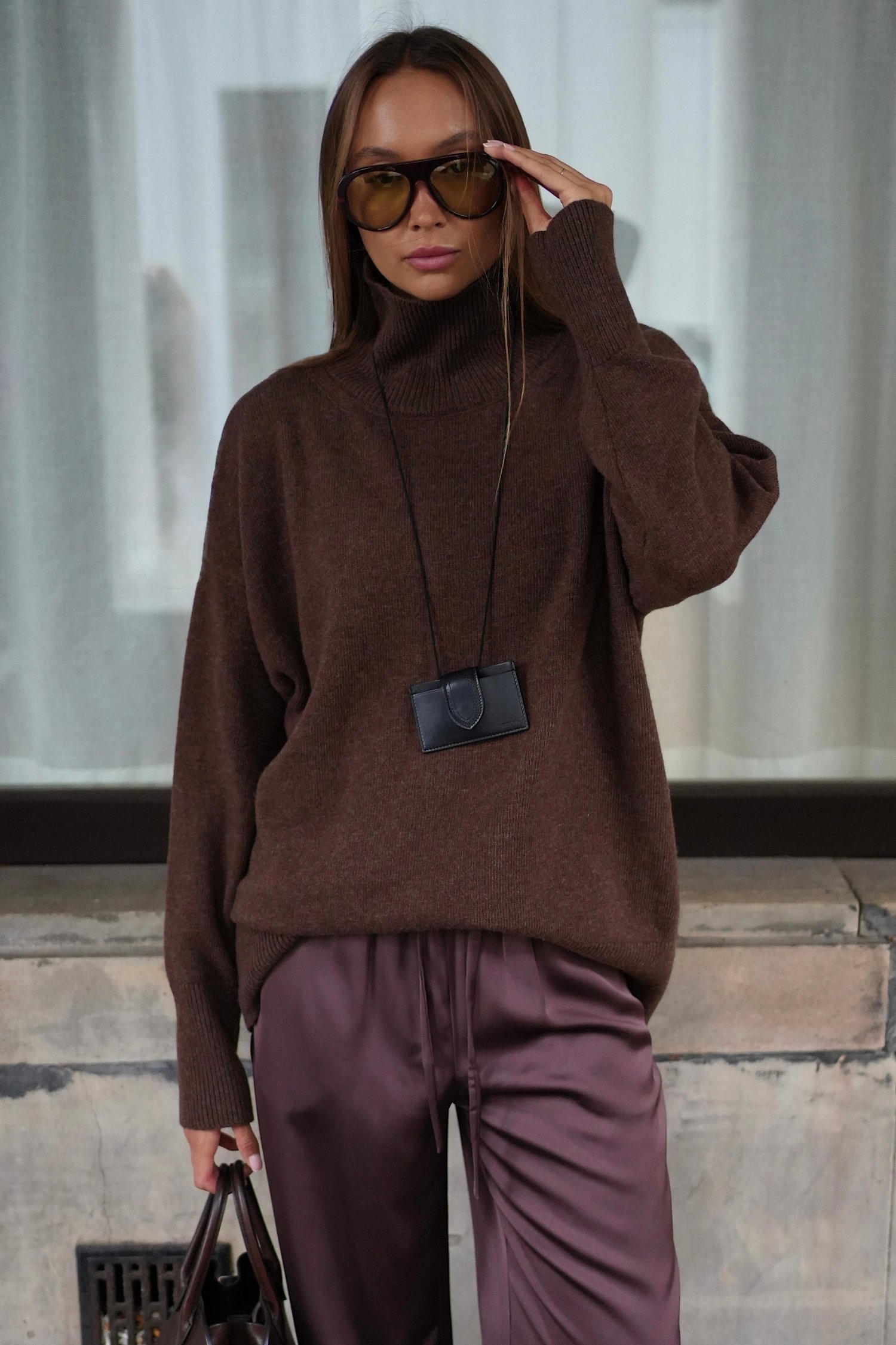 Светр із вовни ягня з горловиною шоколадний TLA_00003587, фото 1 Светр із вовни ягня з горловиною шоколадний TLA_00003587, фото 1 - в интернет магазине KAPSULA