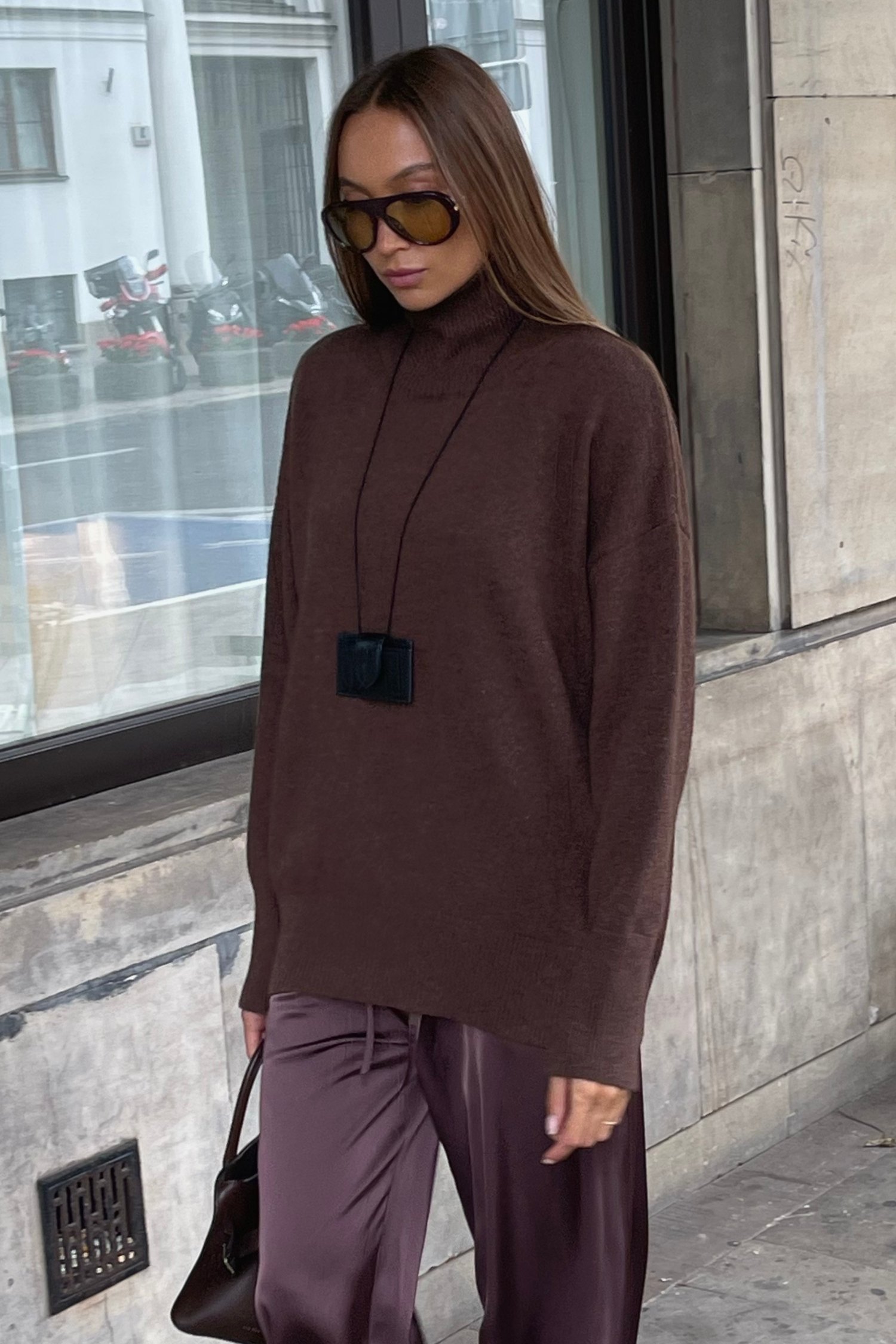 Светр із вовни ягня з горловиною шоколадний TLA_00003587, фото 1 Светр із вовни ягня з горловиною шоколадний TLA_00003587, фото 1 - в интернет магазине KAPSULA