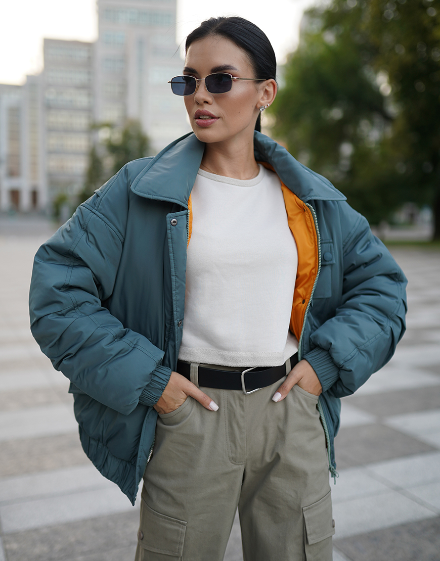 Плащовий демісезонний бомбер зелений GD_WGD_WS25_12, фото 1 Плащовий демісезонний бомбер зелений GD_WGD_WS25_12, фото 1 - в интернет магазине KAPSULA