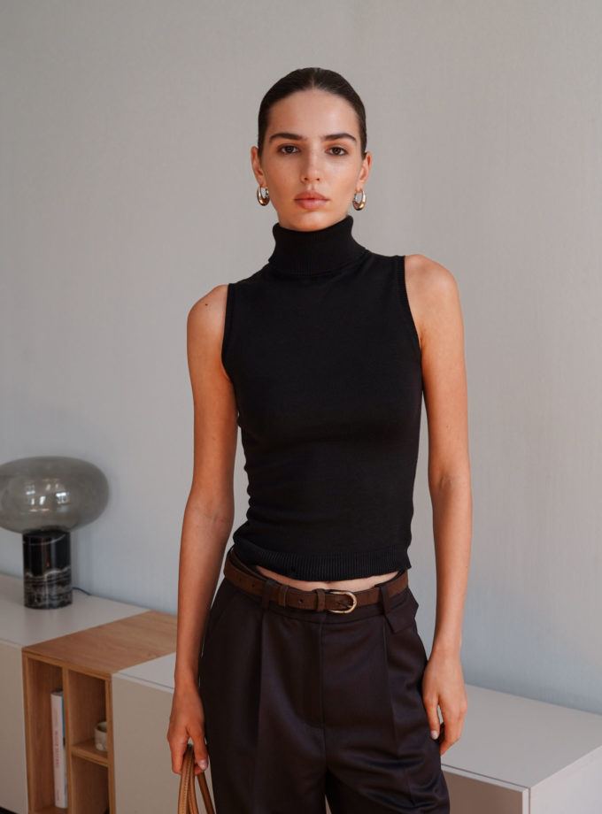 Трикотажний топ із високою горловиною чорний TLA_00003338, фото 1 - в интернет магазине KAPSULA