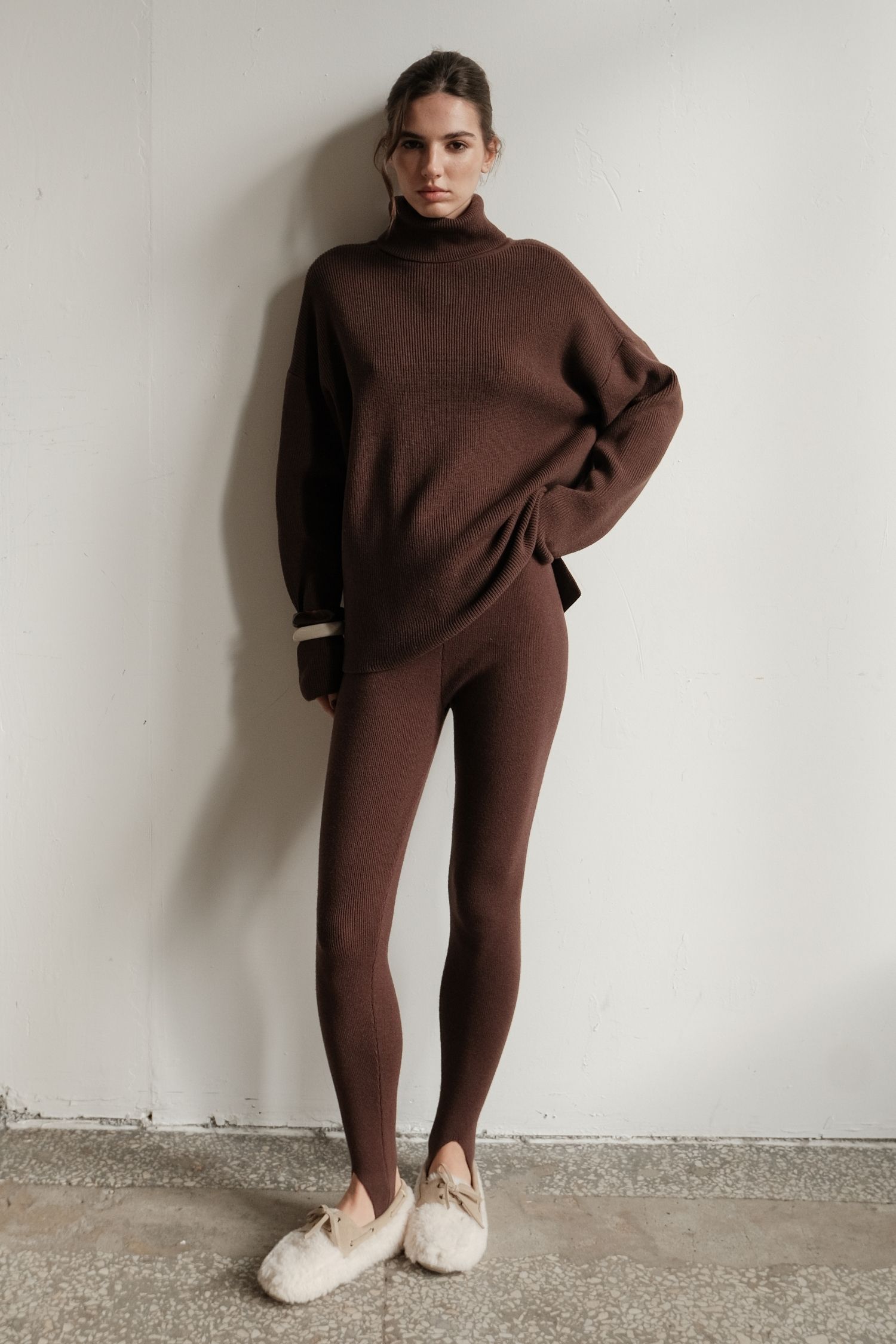 Легінси трикотажні зі штрипками шоколадні TLA_00003613, фото 1 Легінси трикотажні зі штрипками шоколадні TLA_00003613, фото 1 - в интернет магазине KAPSULA