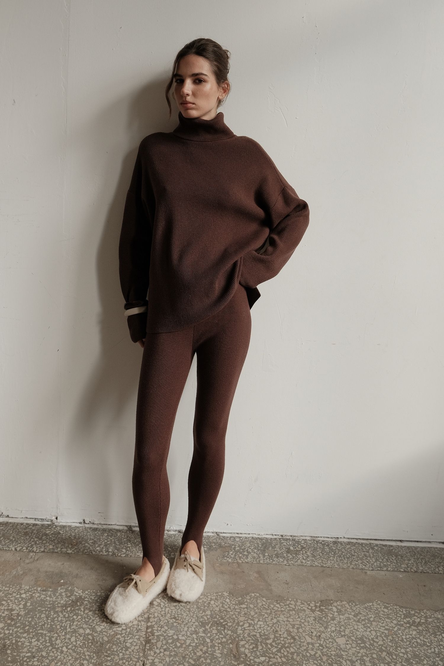 Легінси трикотажні зі штрипками шоколадні TLA_00003613, фото 1 Легінси трикотажні зі штрипками шоколадні TLA_00003613, фото 1 - в интернет магазине KAPSULA