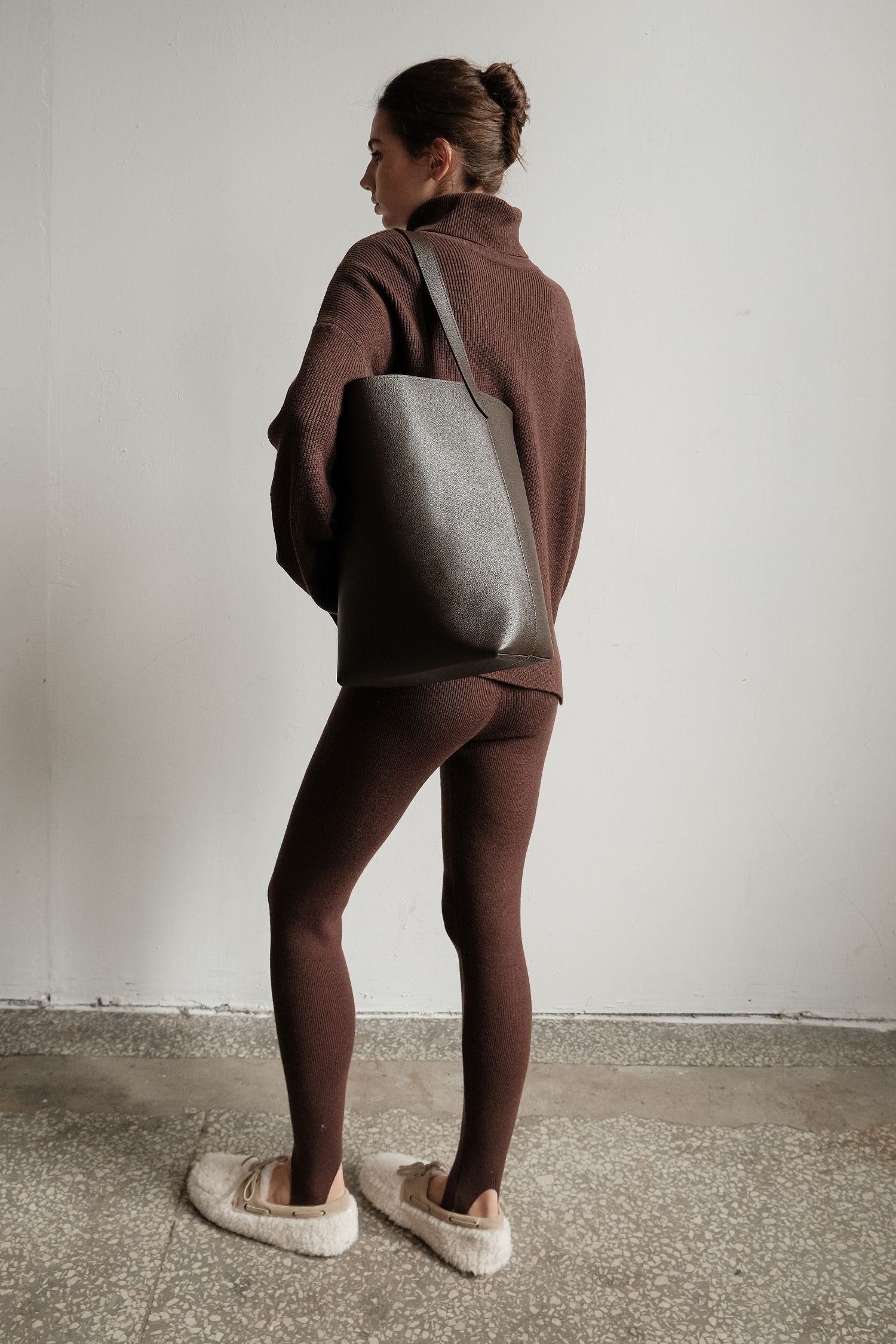 Легінси трикотажні зі штрипками шоколадні TLA_00003613, фото 1 Легінси трикотажні зі штрипками шоколадні TLA_00003613, фото 1 - в интернет магазине KAPSULA