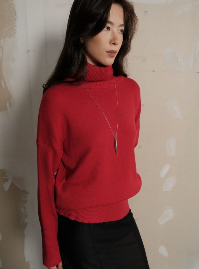 Трикотажний светр з об'ємною горловиною червоний TLA_00003625, фото 1 Трикотажний светр з об'ємною горловиною червоний TLA_00003625, фото 1 - в интернет магазине KAPSULA