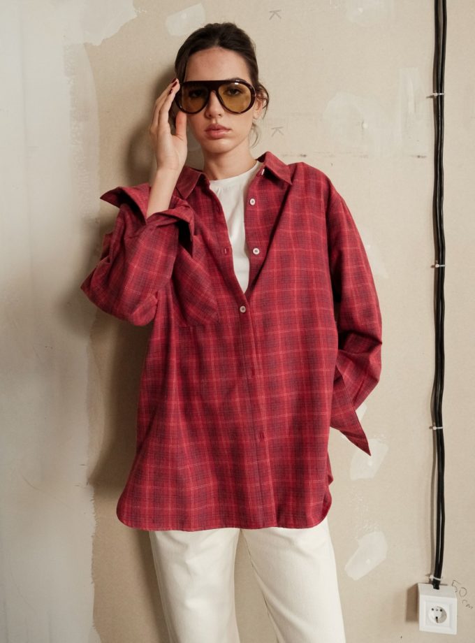 Сорочка з накладною кишенею в сіру клітинку червона TLA_00003633, фото 1 Сорочка з накладною кишенею в сіру клітинку червона TLA_00003633, фото 1 - в интернет магазине KAPSULA