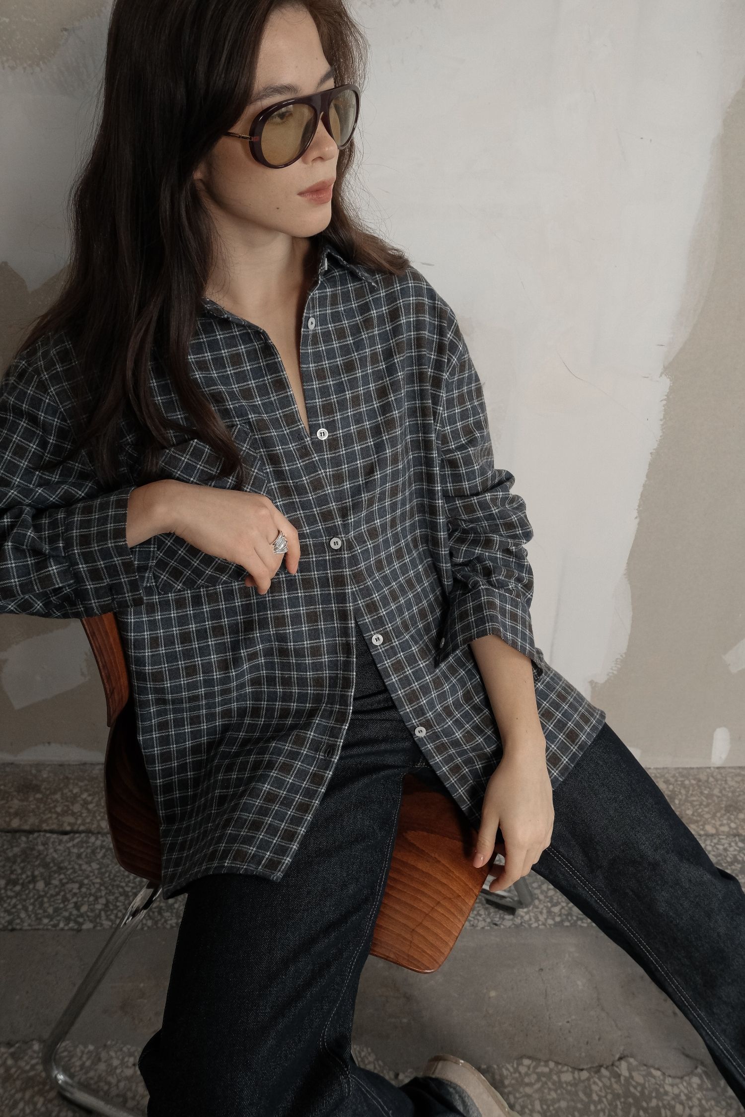 Сорочка з накладною кишенею в синю клітинку шоколадна TLA_00003634, фото 1 Сорочка з накладною кишенею в синю клітинку шоколадна TLA_00003634, фото 1 - в интернет магазине KAPSULA