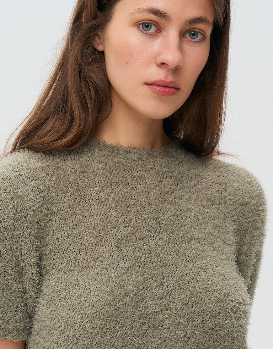 В'язаний светр з короткими рукавами димчасто-зелений WKMF_279_6, фото 1 В'язаний светр з короткими рукавами димчасто-зелений WKMF_279_6, фото 1 - в интернет магазине KAPSULA