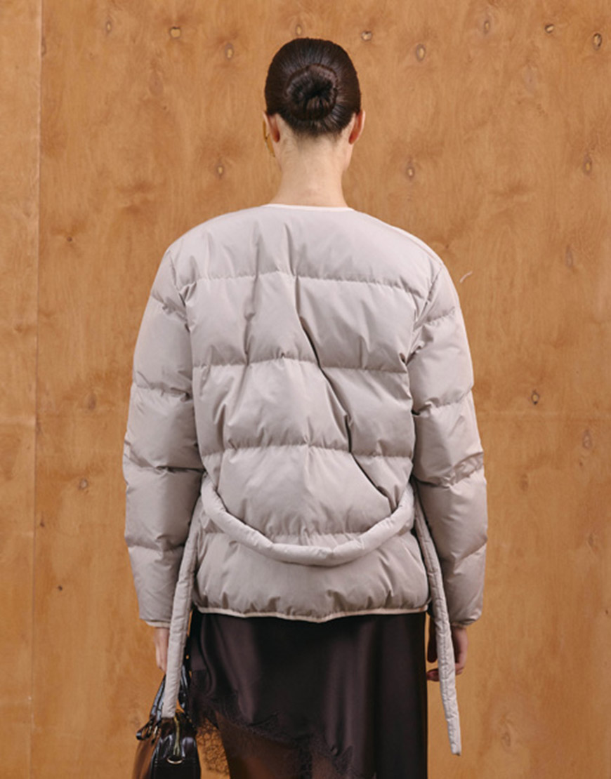 Пуховик Cicadidae бежевий MRCH_A2025-1b, фото 1 Пуховик Cicadidae бежевий MRCH_A2025-1b, фото 1 - в интернет магазине KAPSULA