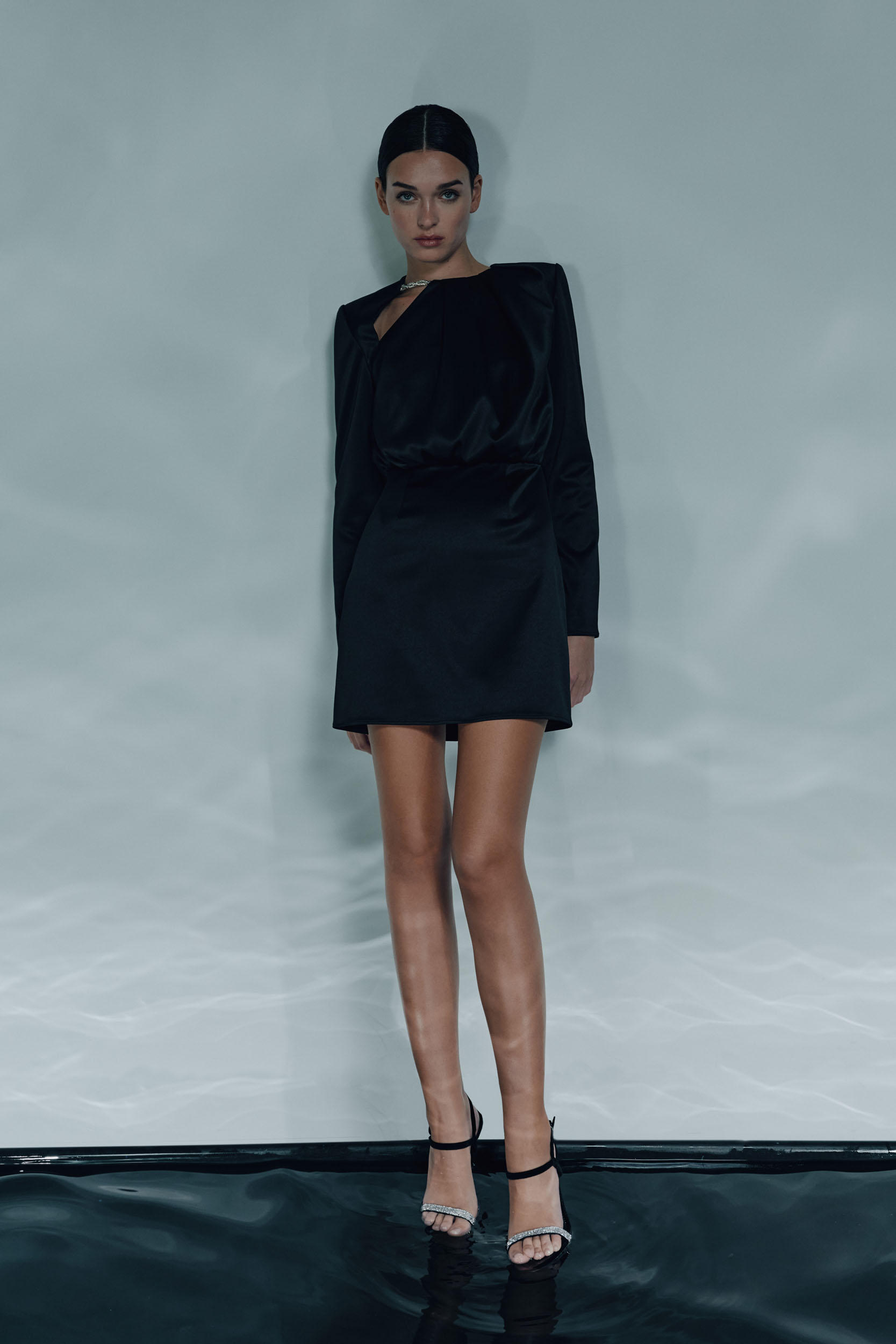 0069145-5 Сукня міні сатинова з вирізом на спині THE LACE (TLA_0069145) - фото 5