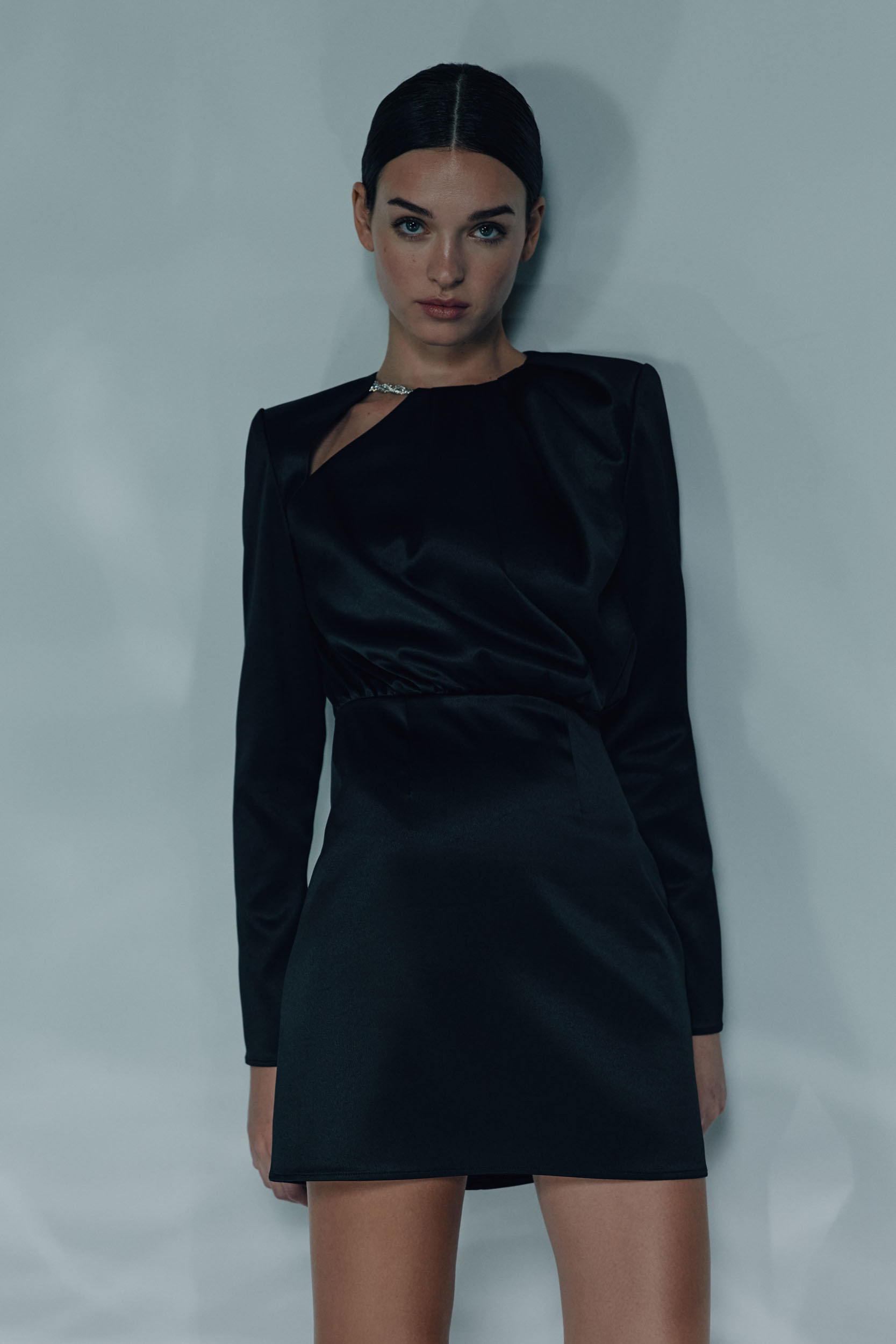 0069145-6 Сукня міні сатинова з вирізом на спині THE LACE (TLA_0069145) - фото 6